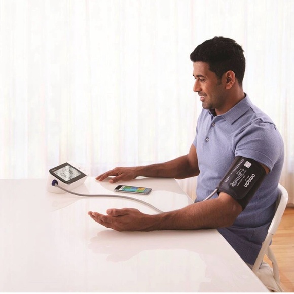 Omron - 10 Series -
Wireless Upper Arm Blood Pressure Monitor - Black/ White - Picture 4 of 4